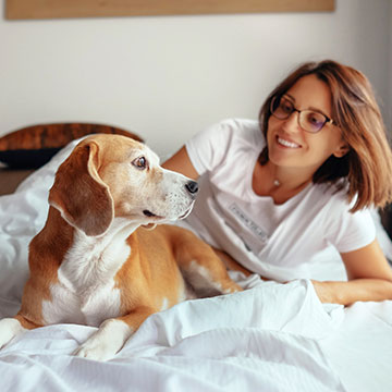 Are pets allowed at Cambria Hotel Nashville Airport?